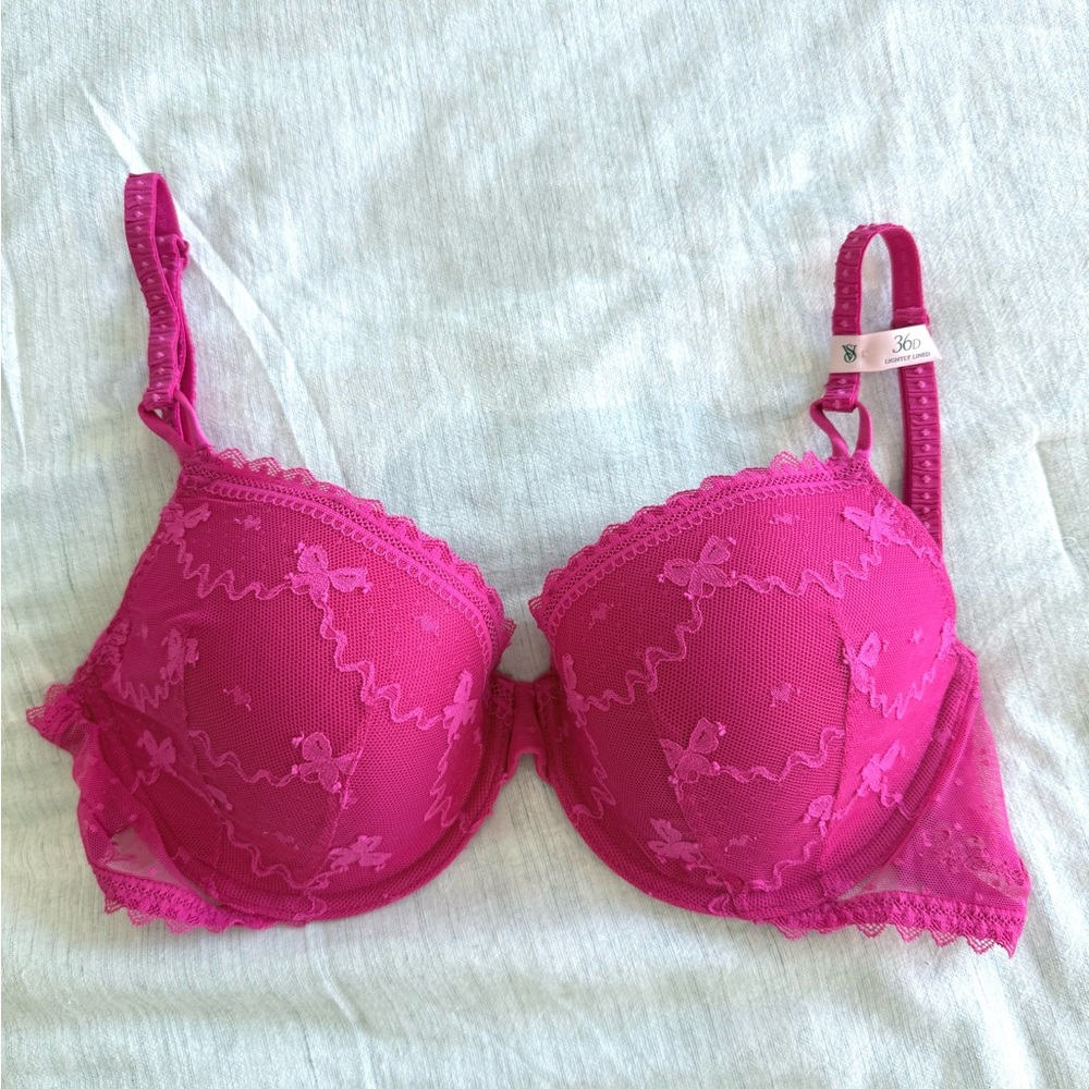 NWT Victorias Secret Sexy Tee Bow Lightly Lined Demi Bra in hot pink. Size 36D.